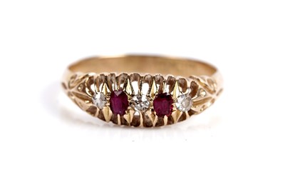 Lot 658 - An Edwardian ruby and diamond ring