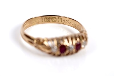 Lot 658 - An Edwardian ruby and diamond ring