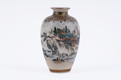 Lot 842 - A Japanese earthenware vase