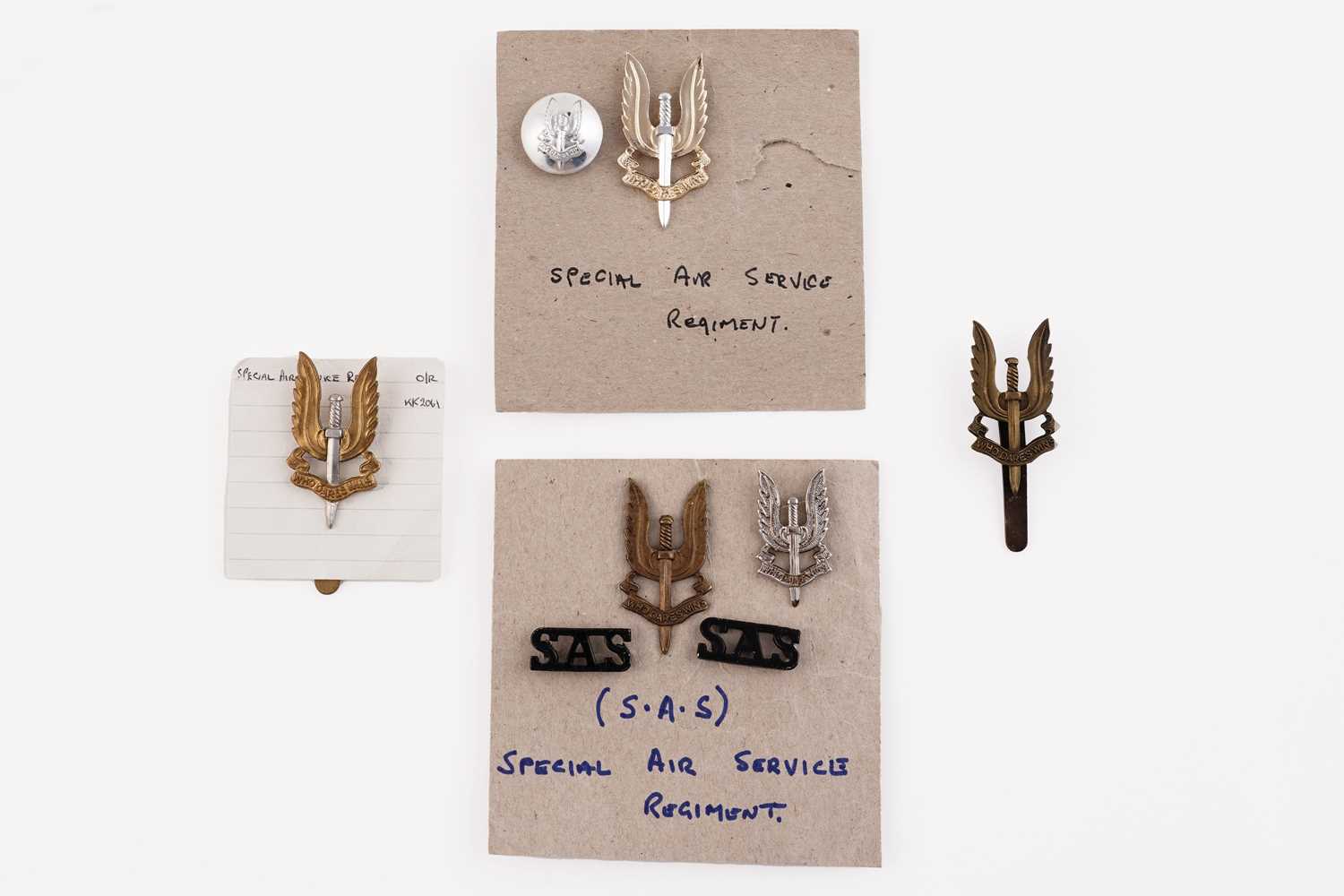 Lot 161 - Special Air Service Regiment badges and buttons