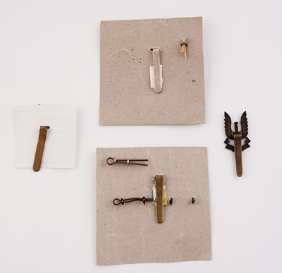 Lot 161 - Special Air Service Regiment badges and buttons