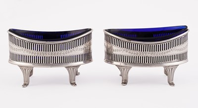 Lot 858 - A pair of Edwardian silver salts of Neoclassical style