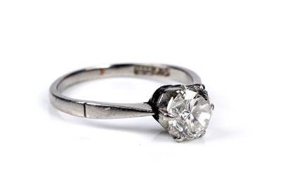 Lot 580 - A solitaire diamond ring