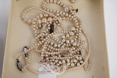 Lot 542 - Antique costume jewellery and watches