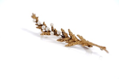 Lot 506 - A 15ct gold pearl dew-drop fern pattern brooch