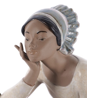 Lot 860 - A Lladro 'Poetic Moment' figure