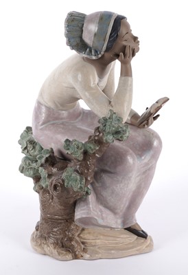 Lot 860 - A Lladro 'Poetic Moment' figure