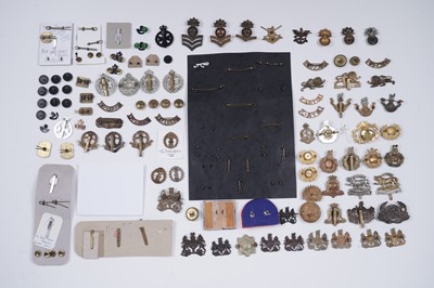 Lot 196 - A selection of British military interest badges and other items
