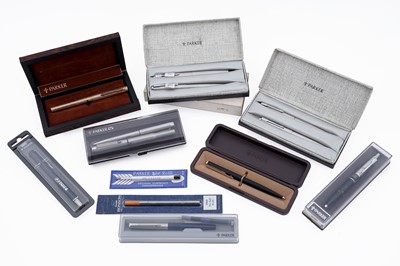 Lot 152 - A collection of fountain and ballpoint pens