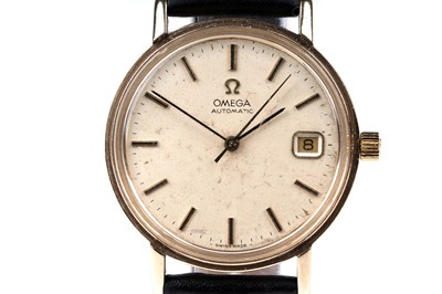 Lot 435 - Omega: a gold cased automatic wristwatch