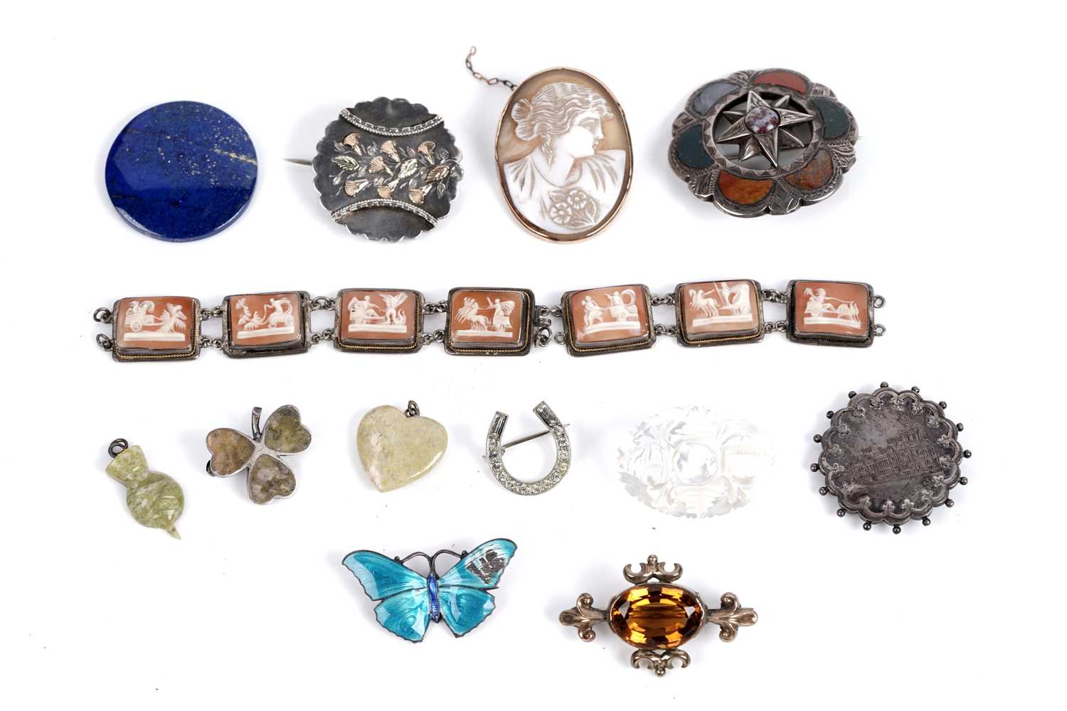 Lot 512 - Victorian and later hardstone jewellery