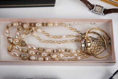 Lot 574 - Antique and vintage costume jewellery