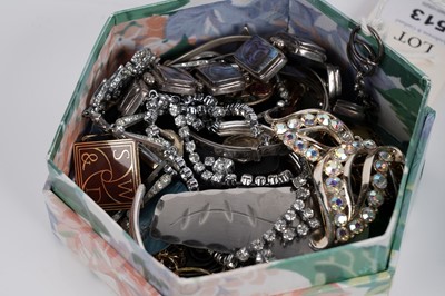 Lot 574 - Antique and vintage costume jewellery
