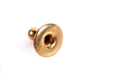 Lot 550 - Gold shirt studs and a guard chain