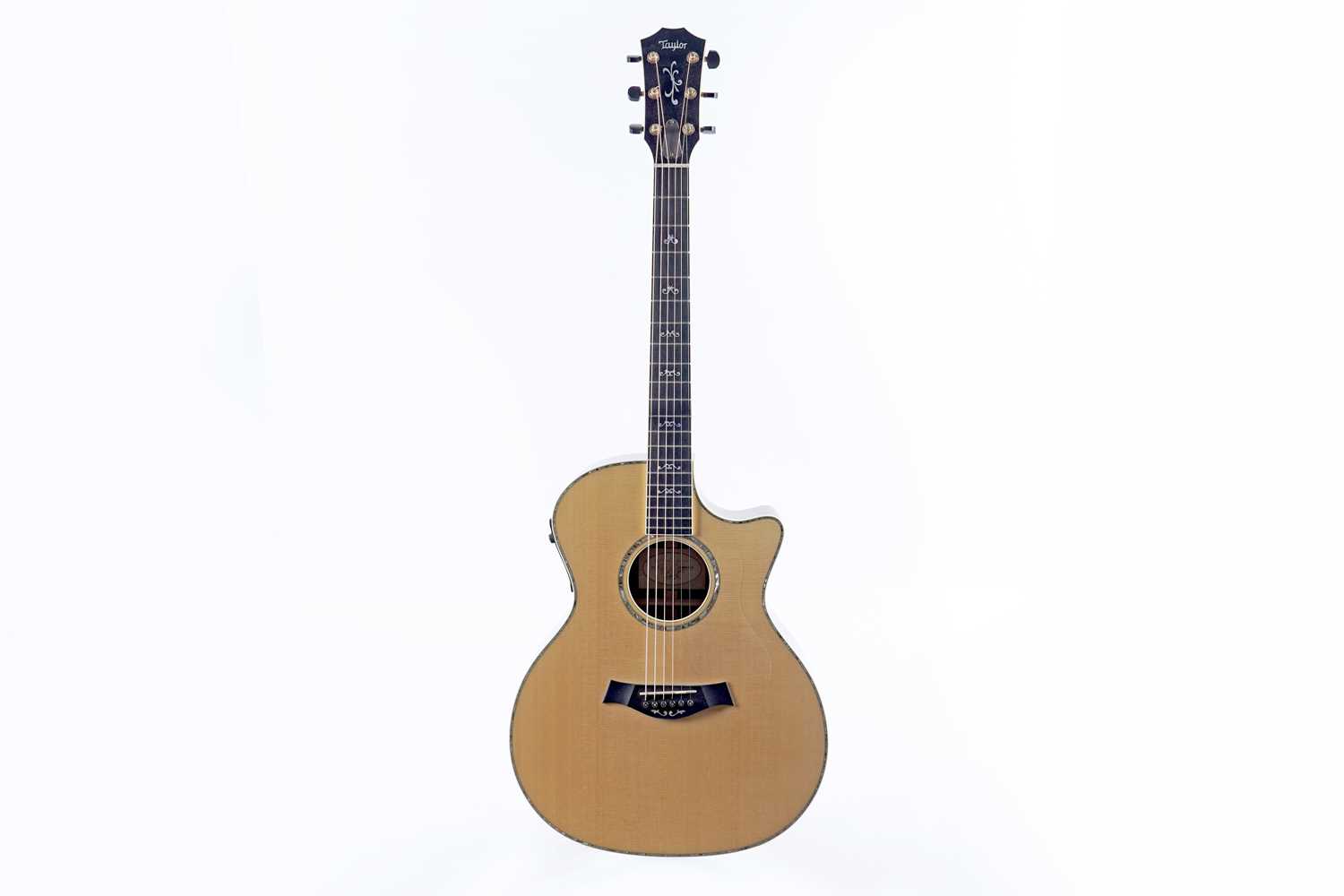 Lot 77 - A Taylor 914CE
