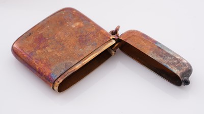 Lot 200 - A late 19th/early 20th Century continental gold cigarette case and matching vesta case