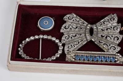 Lot 531 - Art Deco and Romantic Revival jewellery