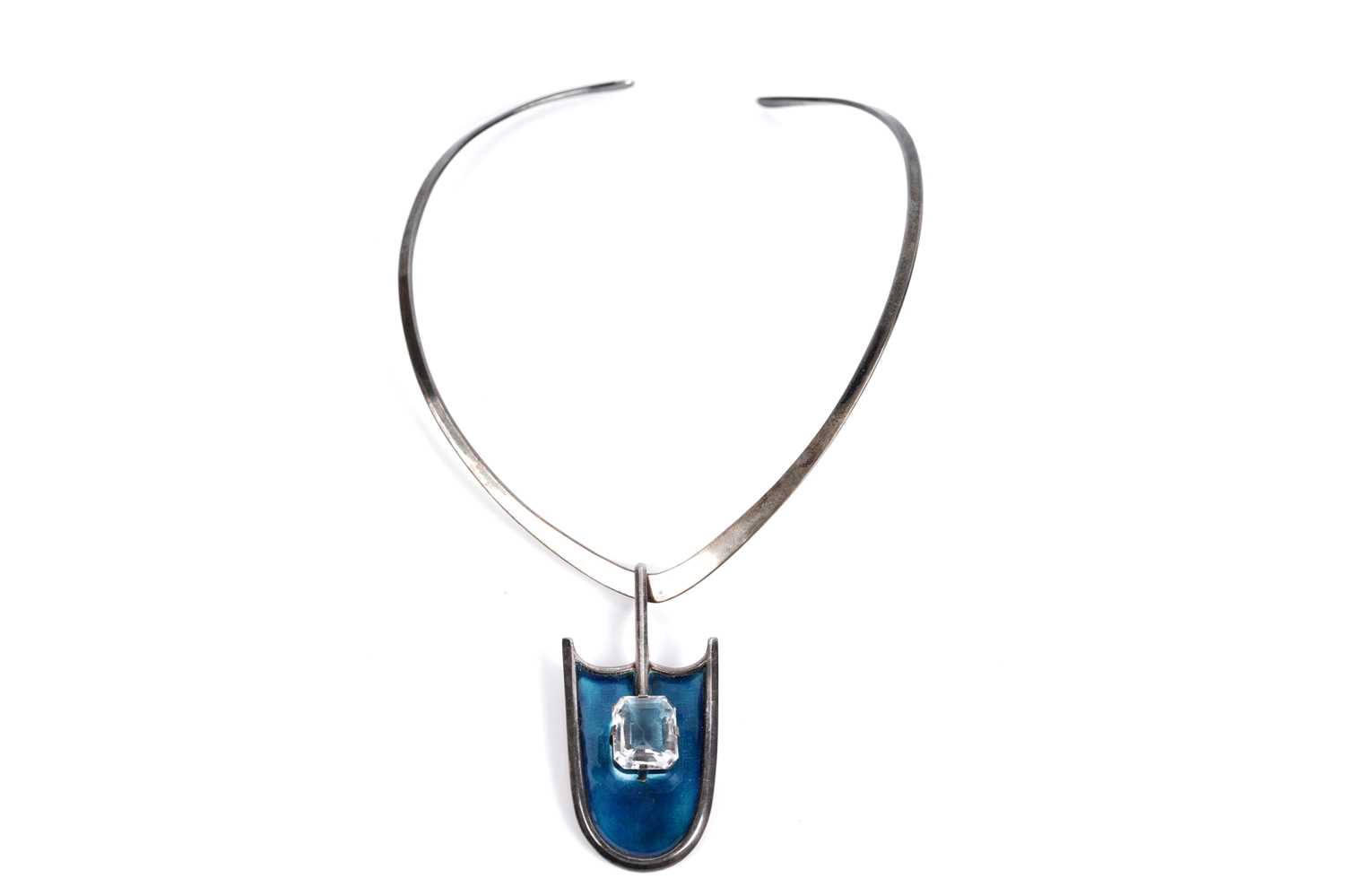 Lot 561 - A UNI David Andersen rock crystal and enamel torque necklace "Uni's Magical Mirror"
