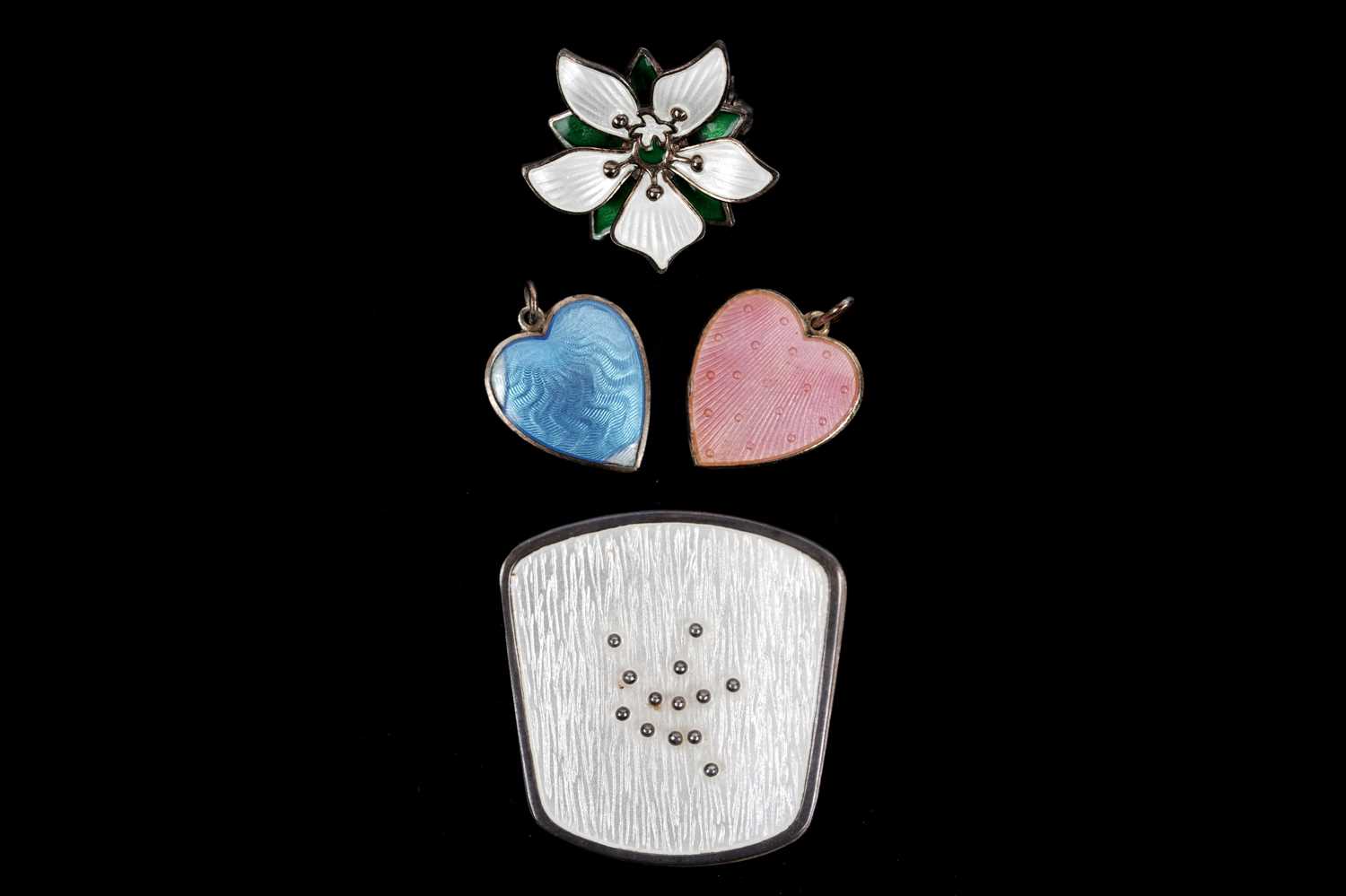 Lot 562 - Danish Modernist silver brooches and pendants