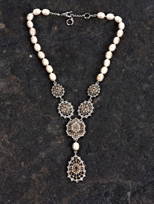 Lot 571 - Antique and modern costume jewellery including: a Victorian sapphire stick pin