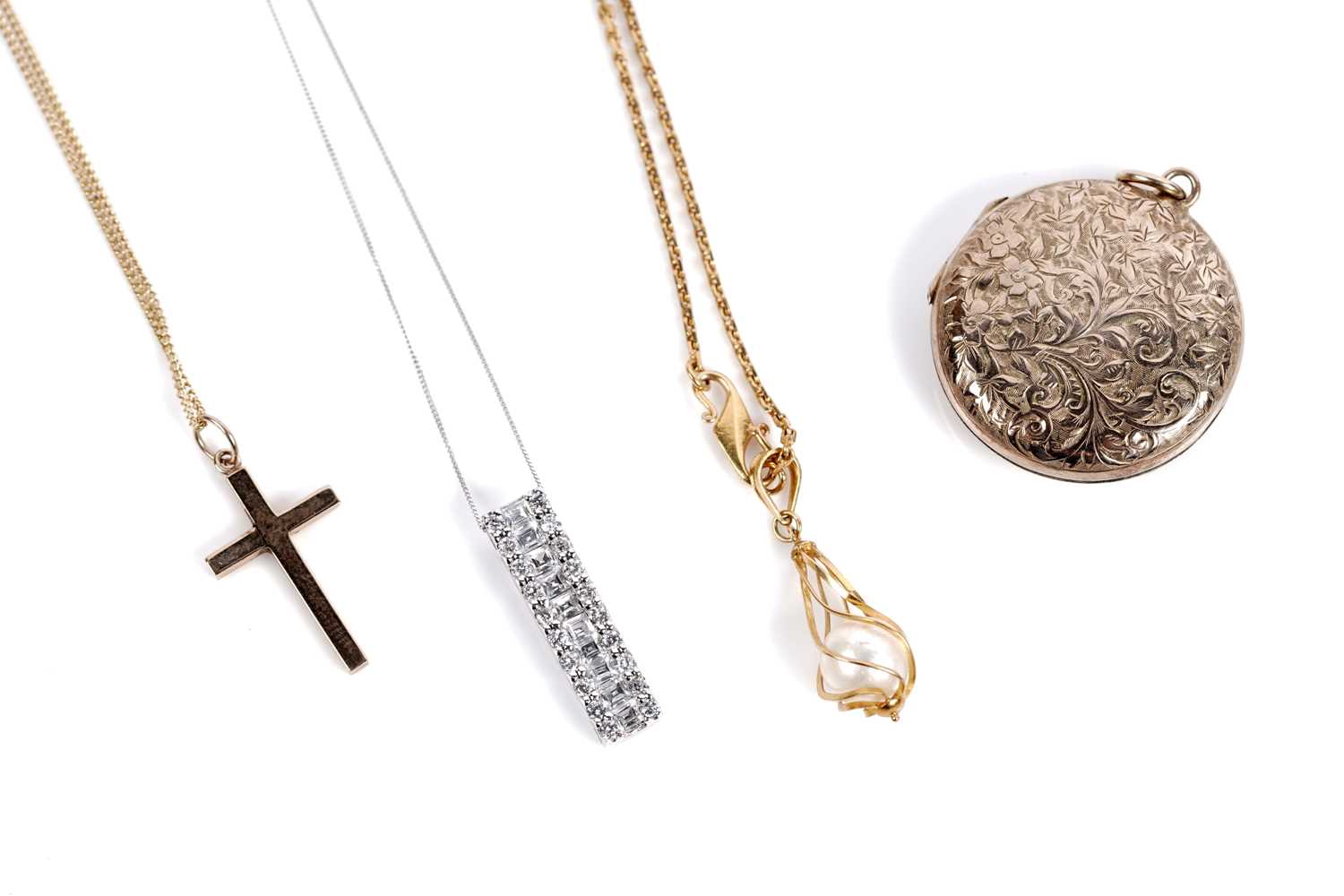 Lot 572 - Pendants and necklaces including: a captive pearl and antique locket