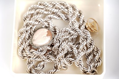 Lot 575 - Costume jewellery including: an agate specimen brooch