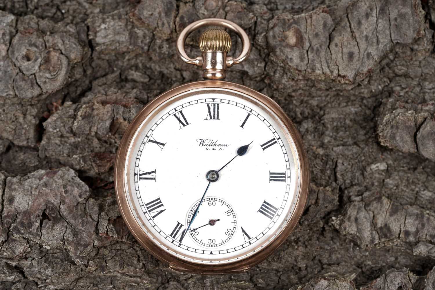 Lot 472 - Waltham: a 9ct yellow gold cased open faced pocket watch