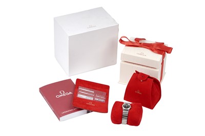 Lot 436 - Omega Constellation: a stainless steel, rose gold and diamond cased lady's wristwatch