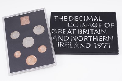 Lot 50 - A collection of Royal Mint coin sets