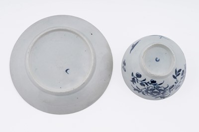 Lot 866 - Six Worcester blue and white tea bowls and saucers