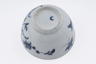 Lot 866 - Six Worcester blue and white tea bowls and saucers