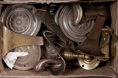 Lot 164 - A selection of door furniture