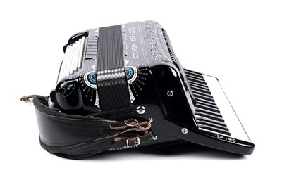 Lot 11 - A Bugari Armando Champion Cassotto 120 bass accordion