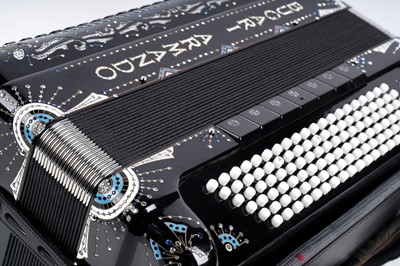 Lot 11 - A Bugari Armando Champion Cassotto 120 bass accordion