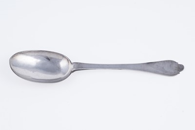 Lot 145 - A William III/Queen Anne silver trefid spoon