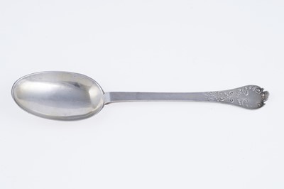 Lot 148 - A William and Mary silver lace-back trefid spoon