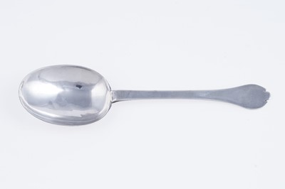 Lot 149 - A Charles II/James II silver trefid spoon