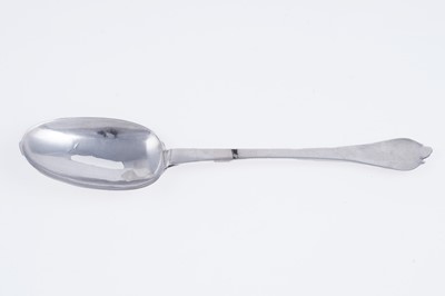 Lot 152 - A Queen Anne silver trefid spoon