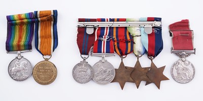Lot 10 - BEM Military issue, WWI and WWII medals