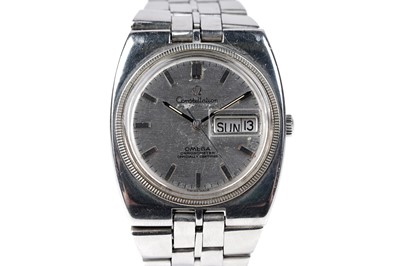 Lot 424 - Omega Constellation: a stainless steel cased automatic chronometer wristwatch