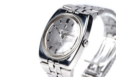 Lot 424 - Omega Constellation: a stainless steel cased automatic chronometer wristwatch