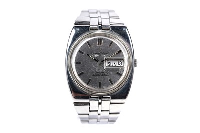 Lot 424 - Omega Constellation: a stainless steel cased automatic chronometer wristwatch