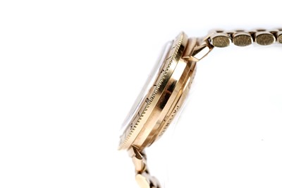 Lot 454 - Accutron Bulova Astronaut GMT: an 18ct yellow gold cased quartz wristwatch