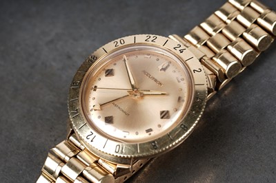 Lot 454 - Accutron Bulova Astronaut GMT: an 18ct yellow gold cased quartz wristwatch