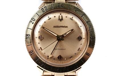Lot 454 - Accutron Bulova Astronaut GMT: an 18ct yellow gold cased quartz wristwatch