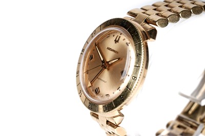 Lot 454 - Accutron Bulova Astronaut GMT: an 18ct yellow gold cased quartz wristwatch