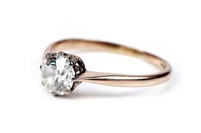 Lot 591 - A solitaire diamond ring