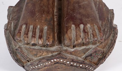 Lot 851 - A Burmese carved and giltwood 'jewelled' figure of Buddha