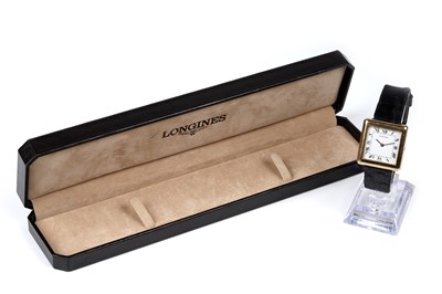 Lot 447 - Longines: an 18ct yellow gold cased manual wind wristwatch