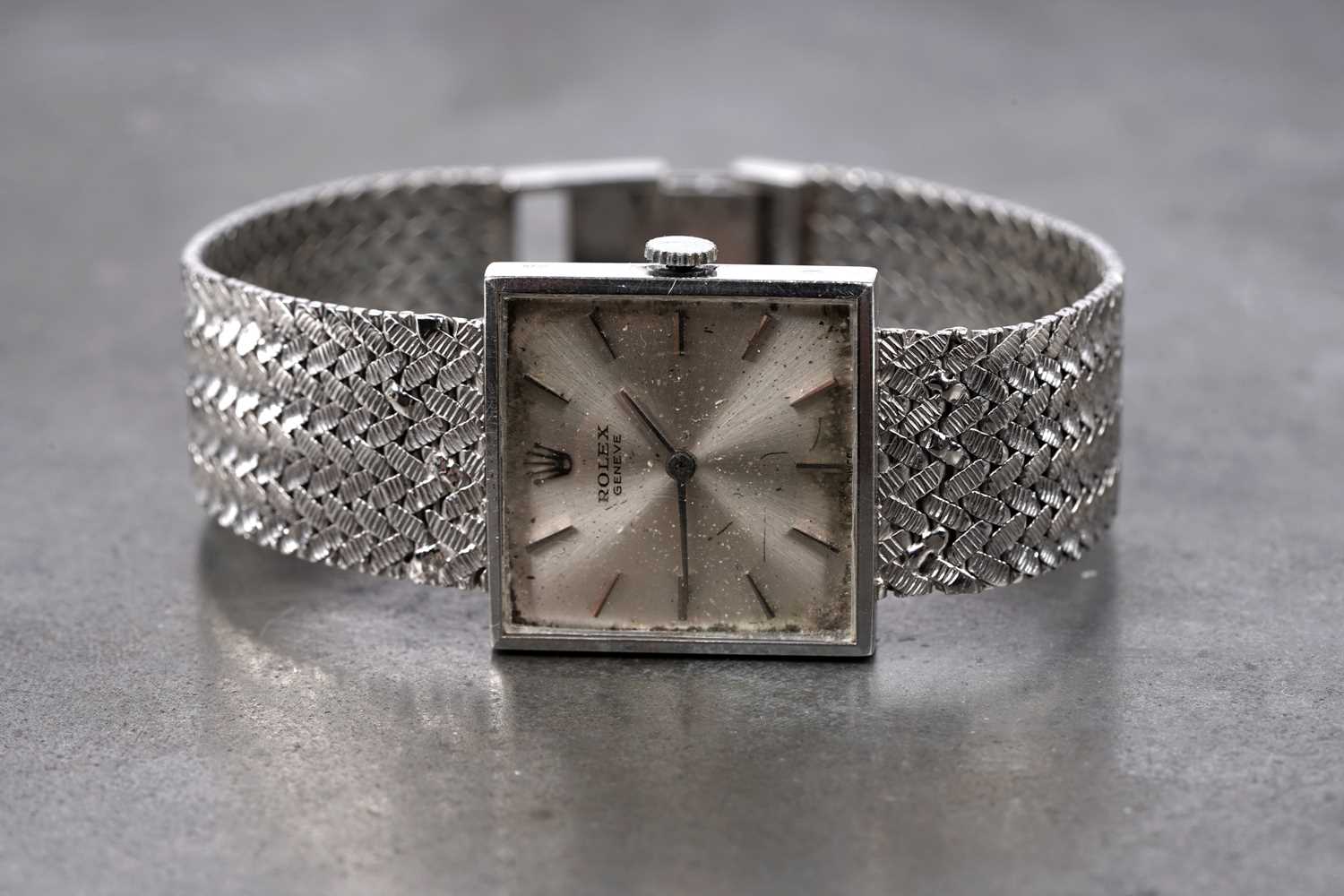 Lot 407 - Rolex: an 18ct white gold cased manual wind lady's wristwatch